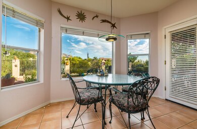 Bay window dining!