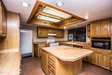 Kitchen island to sink