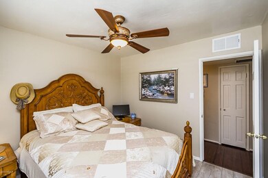 1333 E Don Carlos Ave AZ-8