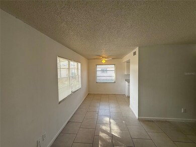 209 NW Jefferson Cir N unit 10, Saint Petersburg, FL 33702 - photo 2
