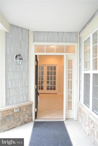 13958 Greendale Dr unit 16, Woodbridge, VA 22191 - photo 3