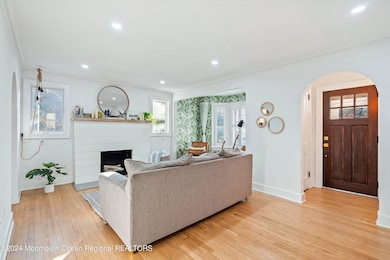 09-Living to Foyer