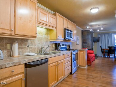 Inn at Otter Crest 302-303
