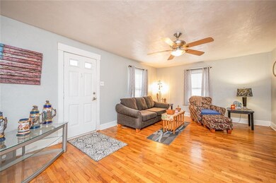 824 Douglas Ave, Des Moines, IA 50313 - photo 4