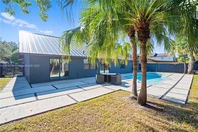 841 NE 205th St, Miami, FL 33179 - photo 4