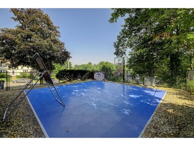 243 Mayflower Dr, Manchester, NH 03104 - photo 3