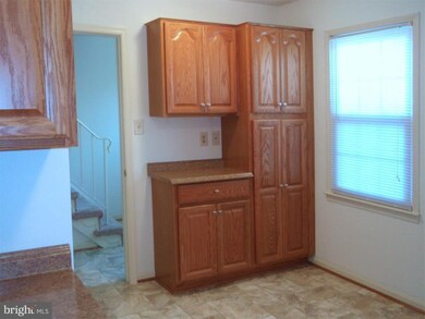 9453 Jenerio Ct, Lorton, VA 22079 - photo 5