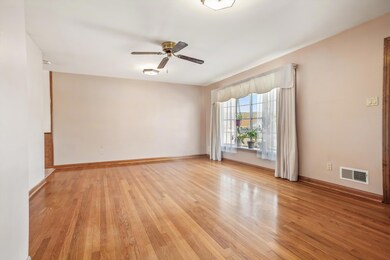 05-1418 Gordon St-05
