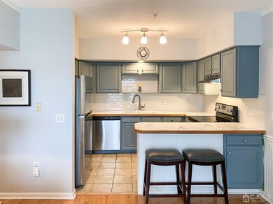 Shore Gate Village Grand Condominium unit 322, South Amboy, NJ 08879 - photo 5