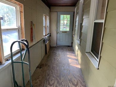 95 Stowe Ave, Troy, NY 12180 - photo 4