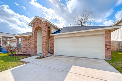 222 S Native Ln, Houston, TX 77022 - photo 2