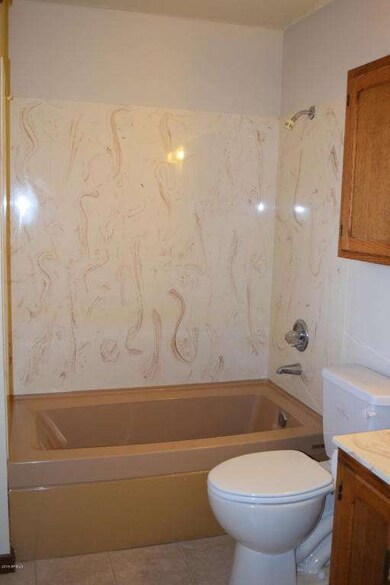007 - Master Bath