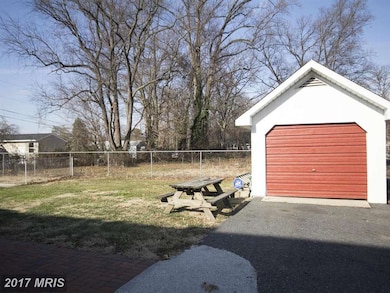 802 Silver Ave, Essex, MD 21221 - photo 2