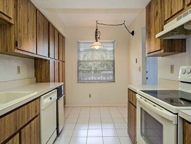 4022 Belair Ln unit 10, Naples, FL 34103 - photo 4