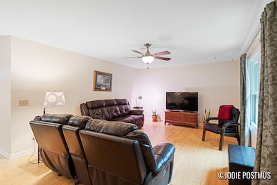 10526 Maple View Ave_24