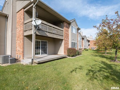 4523 N Thornhill Dr unit 105C, Peoria, IL 61615 - photo 6