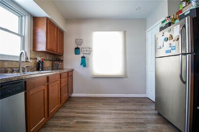 3517 37th St, Des Moines, IA 50310 - photo 5