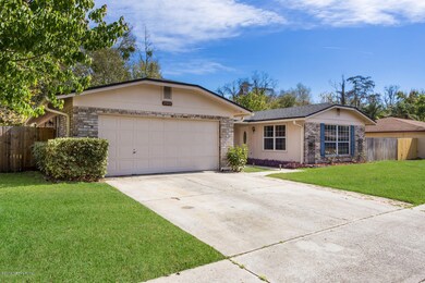 4901 Lofty Pines Cir E-large-001-25-Exte
