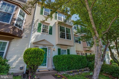 13926 Big Yankee Ln, Centreville, VA 20121 - photo 2