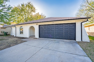 6901 Bennington Dr, Watauga, TX 76148 - photo 3