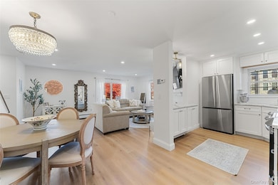 36 Greenridge Ave unit 302, White Plains, NY 10605 - photo 5