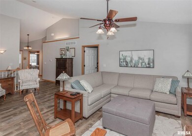 5430 Northwest Cir, Davenport, IA 52806 - photo 5