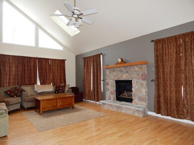 366 Appleseed Rd, Pocono Pines, PA 18350 - photo 3