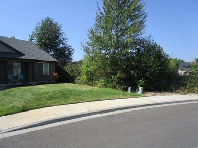 1588 Inverness Dr, Medford, OR 97504 - photo 2