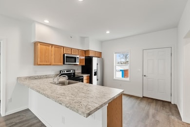 50 R Maplewood Ave unit 215, Gloucester, MA 01930 - photo 3