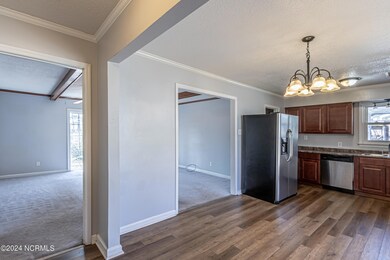 602 Plaza Dr, Jacksonville, NC 28540 - photo 5