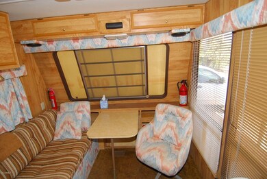 1RV 2 Chair