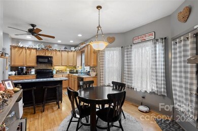 274 Donsdale Dr, Statesville, NC 28625 - photo 7