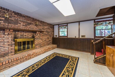 4 Hemlock Dr-10