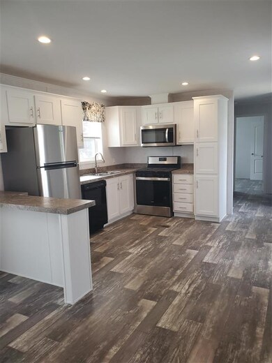 10 Elizabeth Dr, Boscawen, NH 03303 - photo 5