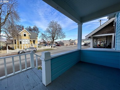 420 E 4th St, the Dalles, OR 97058 - photo 3