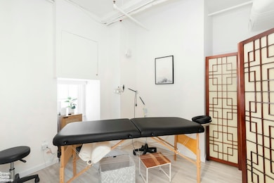 unlisted-address, New York, NY 10019 - photo 7