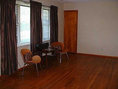 3432 Lewis Rd, Columbus, OH 43207 - photo 4