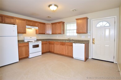 6018 S Newport Ave, Tulsa, OK 74105 - photo 4