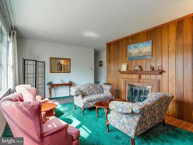 6421 Lyric Ln, Falls Church, VA 22044 - photo 5