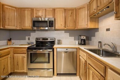 5. Kitchen (640x427)