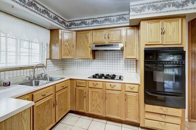 5803 Lavender St, Houston, TX 77026 - photo 4