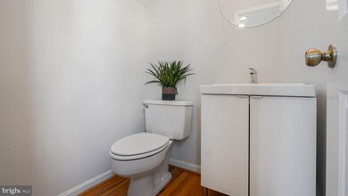 9111 Helaine Hamlet Way, Columbia, MD 21045 - photo 4