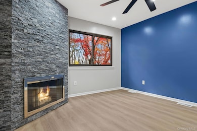 42 Timber Ridge, Mount Kisco, NY 10549 - photo 4