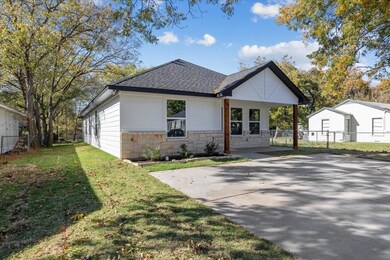 815 Ritchey St, Gainesville, TX 76240 - photo 3