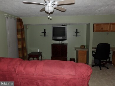 9326 Kendal Cir, Laurel, MD 20723 - photo 7