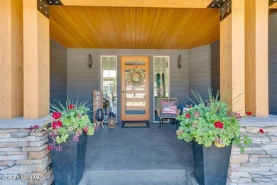 4 Front Entry.jpg-FULL