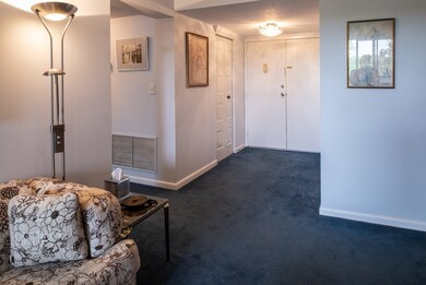 404 Paradise Rd unit 2A, Swampscott, MA 01907 - photo 5