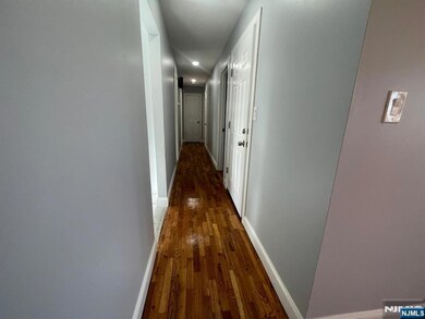 85 Grove St unit 1, South Hackensack, NJ 07606 - photo 4