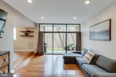 1675 Parkcrest Cir unit 100, Reston, VA 20190 - photo 6