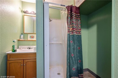 2305 E Walnut St, Des Moines, IA 50317 - photo 7